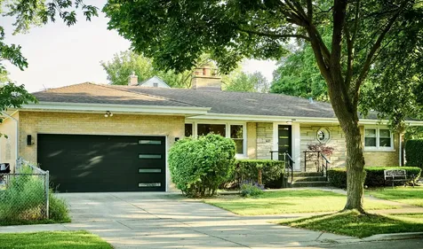 4555 Cleveland Street Skokie IL 60076