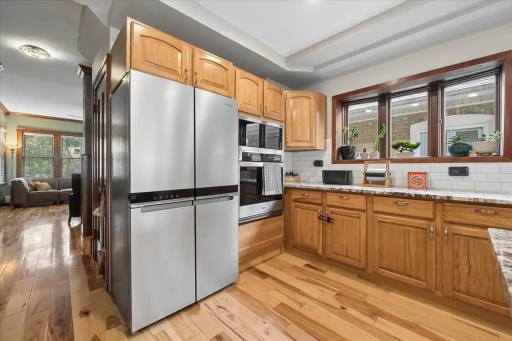 6210 North Moody Avenue Chicago IL 60646