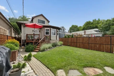 6210 North Moody Avenue Chicago IL 60646