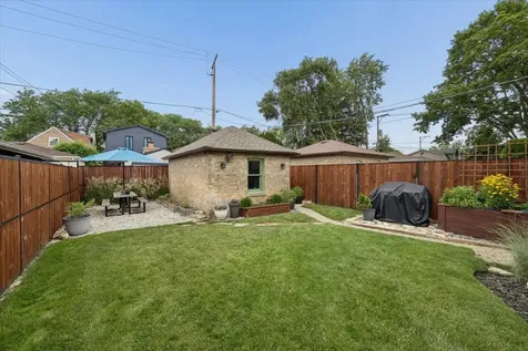 6210 North Moody Avenue Chicago IL 60646