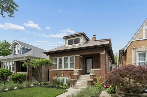 6210 North Moody Avenue Chicago IL 60646