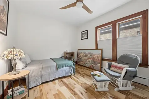 6210 North Moody Avenue Chicago IL 60646