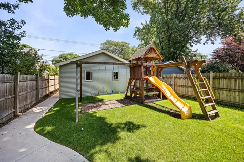 2121 Pioneer Road Evanston IL 60201