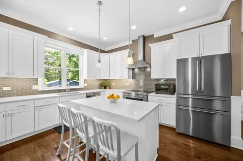 2121 Pioneer Road Evanston IL 60201