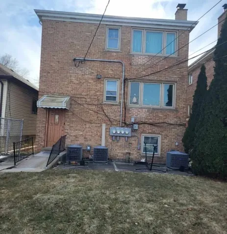 6122 West 55th Street Chicago IL 60638