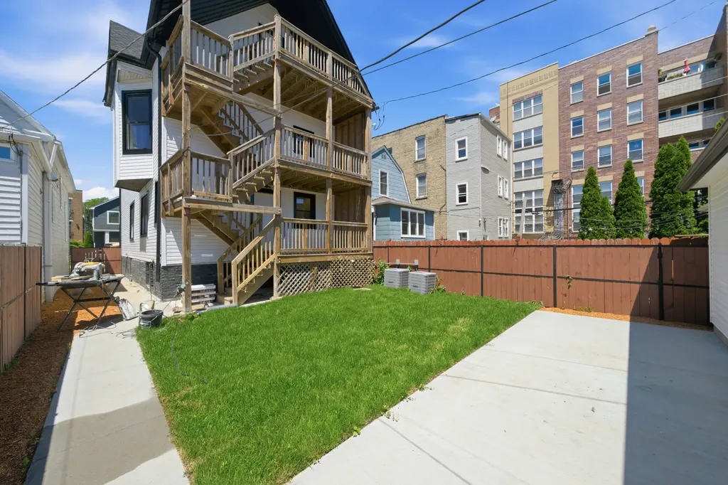 4339 North Monticello Avenue Chicago IL 60618