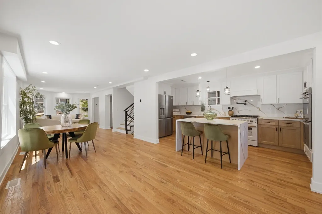 4339 North Monticello Avenue Chicago IL 60618