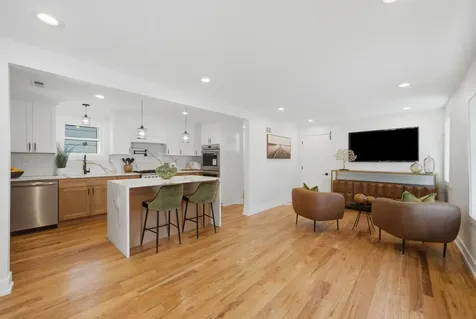 4339 North Monticello Avenue Chicago IL 60618
