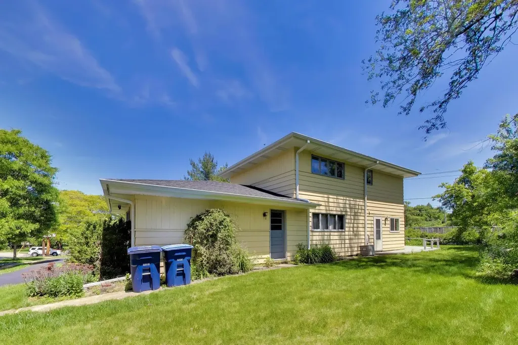 245 Ann Street Clarendon Hills IL 60514