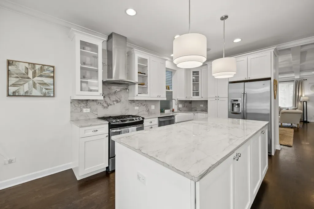 2911 North Richmond Street Chicago IL 60618