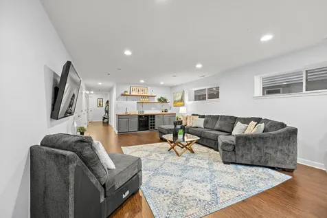 2911 North Richmond Street Chicago IL 60618