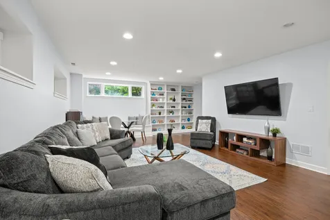 2911 North Richmond Street Chicago IL 60618