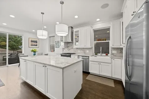 2911 North Richmond Street Chicago IL 60618