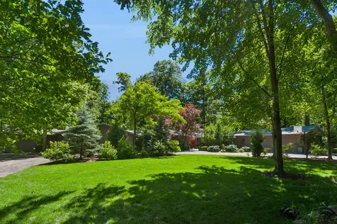 3035 Blackthorn Road Riverwoods IL 60015