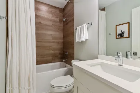 3946 North Hoyne Avenue Chicago IL 60618