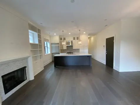 3946 North Hoyne Avenue Chicago IL 60618