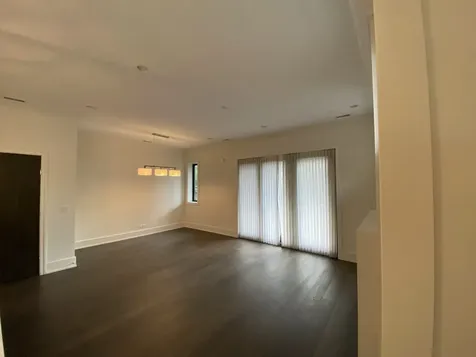3946 North Hoyne Avenue Chicago IL 60618