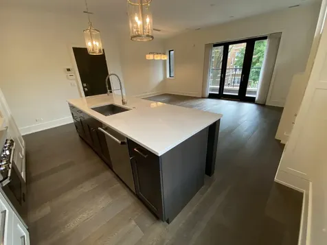 3946 North Hoyne Avenue Chicago IL 60618