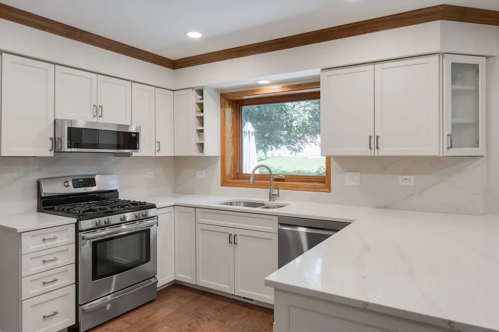 21W728 Mccarron Road Glen Ellyn IL 60137