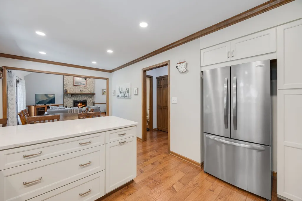 21W728 Mccarron Road Glen Ellyn IL 60137
