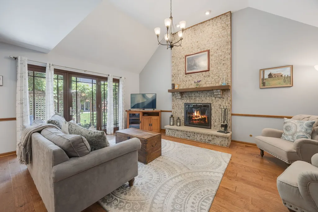 21W728 Mccarron Road Glen Ellyn IL 60137