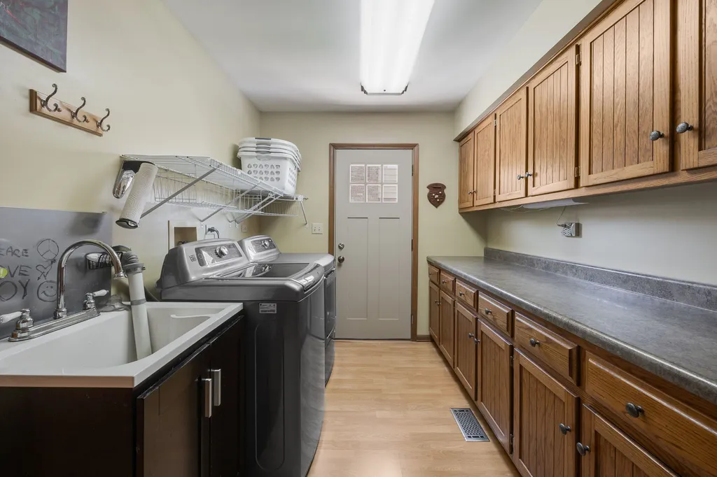 21W728 Mccarron Road Glen Ellyn IL 60137