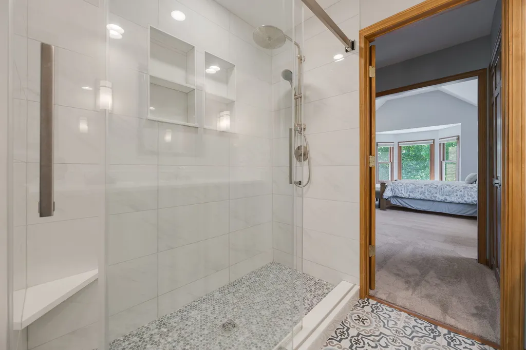21W728 Mccarron Road Glen Ellyn IL 60137