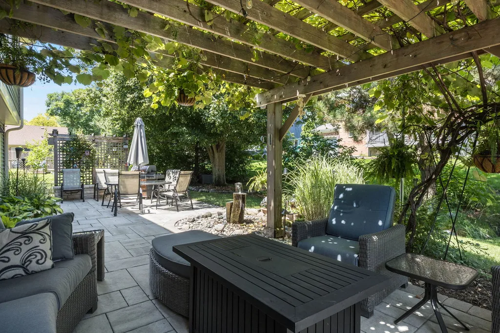 21W728 Mccarron Road Glen Ellyn IL 60137