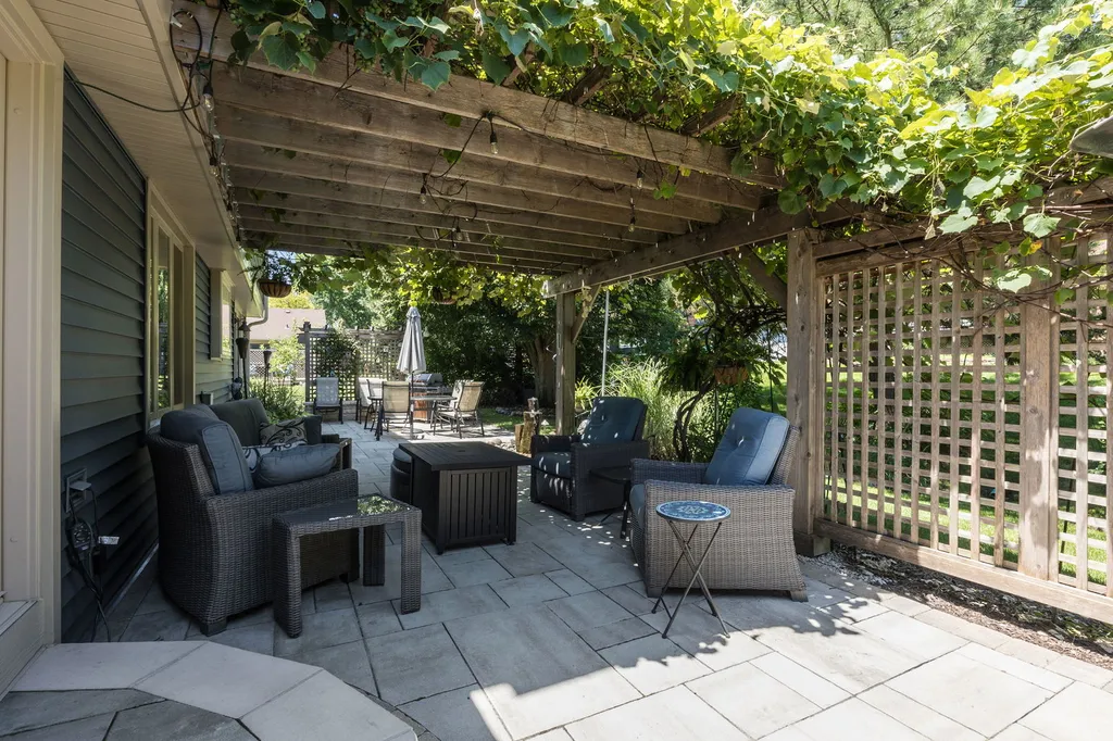21W728 Mccarron Road Glen Ellyn IL 60137