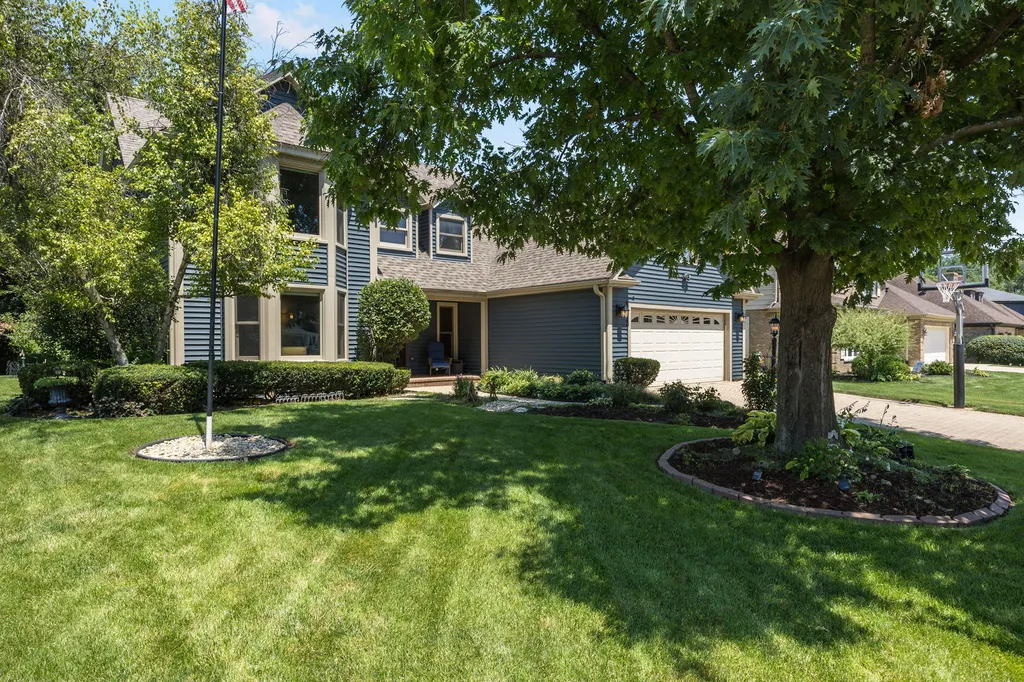 21W728 Mccarron Road Glen Ellyn IL 60137
