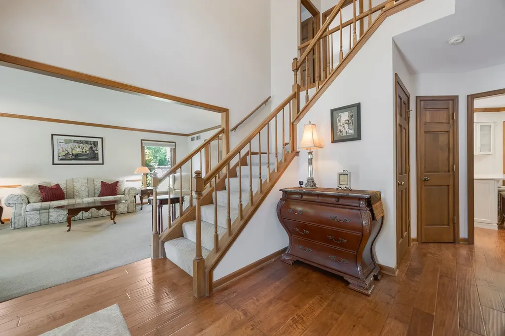 21W728 Mccarron Road Glen Ellyn IL 60137