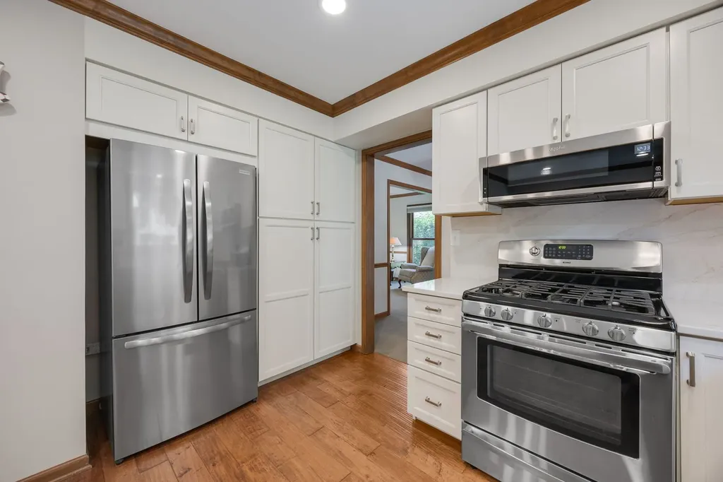 21W728 Mccarron Road Glen Ellyn IL 60137