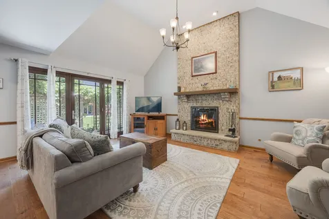 21W728 Mccarron Road Glen Ellyn IL 60137