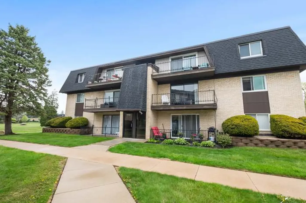 11123 South 84th Avenue Palos Hills IL 60465