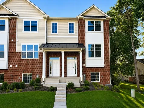 186 North East River Road Des Plaines IL 60016