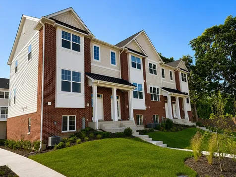 186 North East River Road Des Plaines IL 60016