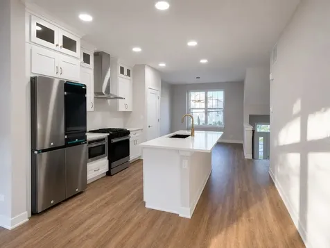 186 North East River Road Des Plaines IL 60016