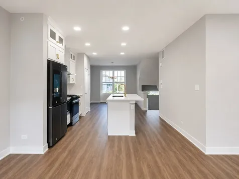 186 North East River Road Des Plaines IL 60016