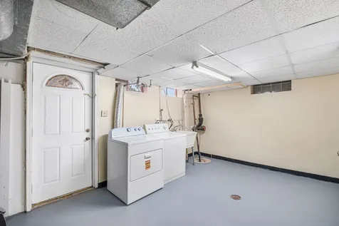 9342 Noel Avenue Des Plaines IL 60016