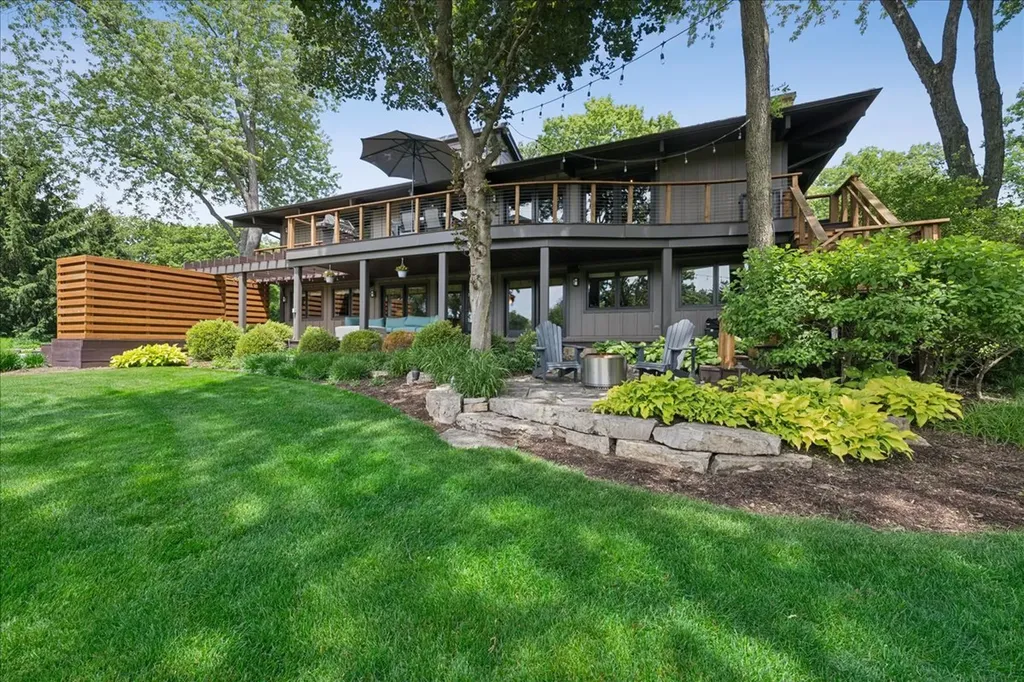 83 Lakeview Parkway Barrington IL 60010