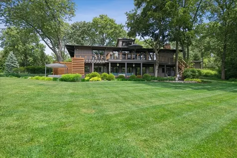 83 Lakeview Parkway Barrington IL 60010