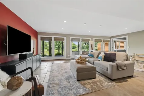 83 Lakeview Parkway Barrington IL 60010