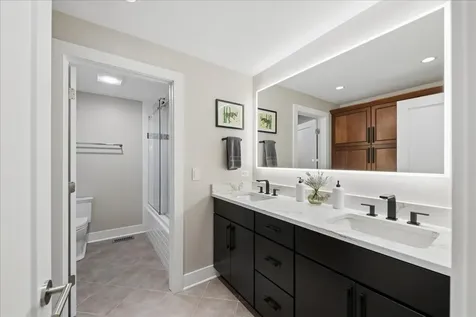 83 Lakeview Parkway Barrington IL 60010