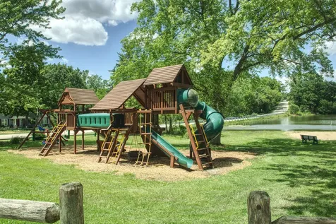 83 Lakeview Parkway Barrington IL 60010