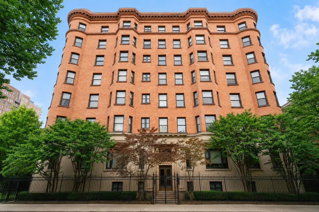 1210 North Astor Street Chicago IL 60610