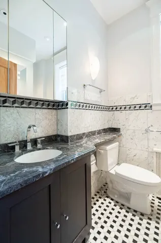 1210 North Astor Street Chicago IL 60610