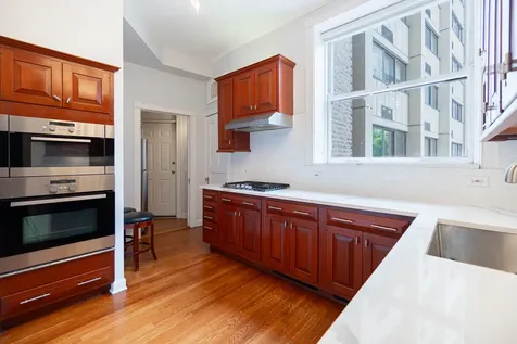 1210 North Astor Street Chicago IL 60610