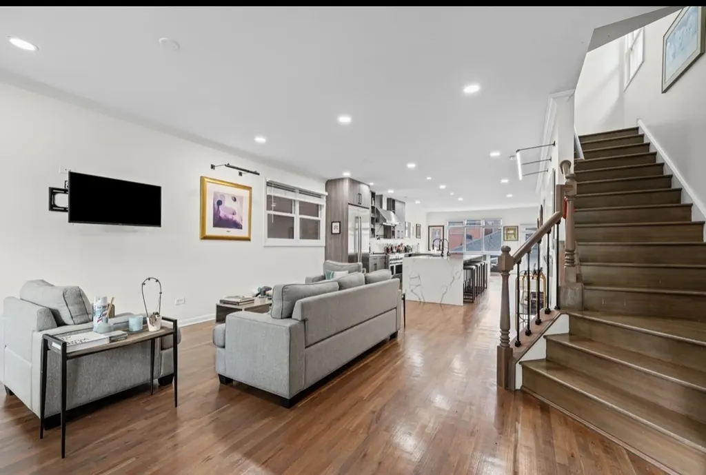 1302 West 33rd Street Chicago IL 60608