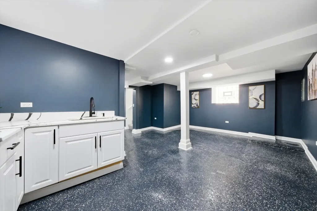 6341 South Francisco Avenue Chicago IL 60629