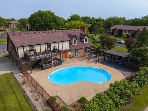 2003 Tracy Drive Bloomington IL 61704